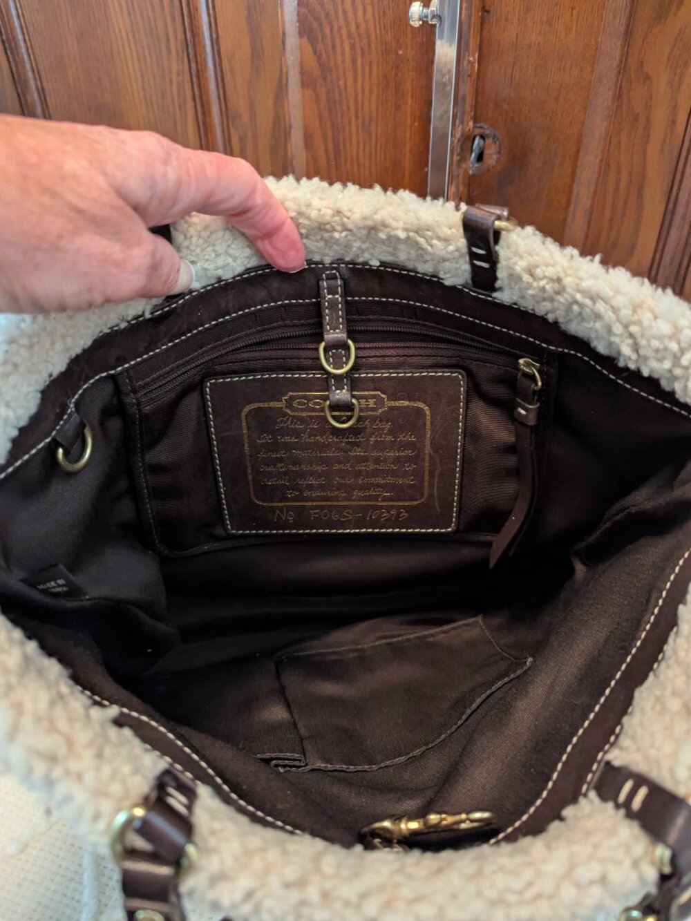 Coach Vintage 2006 Hamptons Shearling Signature Tote F06S-10393 - Picture 11 of 11